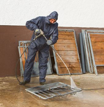 Wasch- und Reinigungsoverall Einsatz